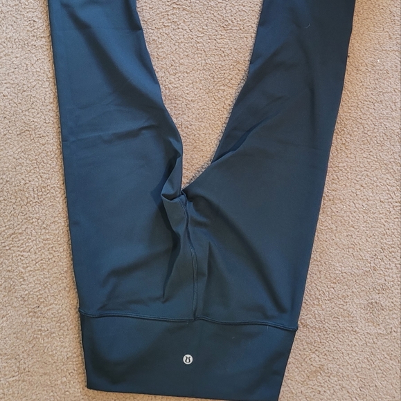 Lululemon Capris Leggings - Picture 2 of 3
